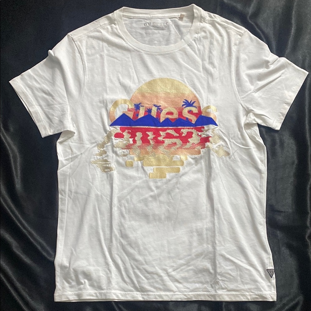 Guess White and Red Short Sleeve Tee